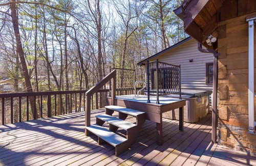 Cleveland Ski Chalet | Shadowhoffen at Bearadise - Resort Activities for the Whole Family!