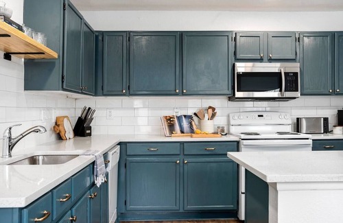Live Oak House | Shady Oak Pool House (San Antonio)
