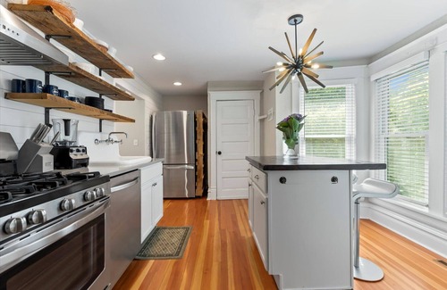 Fontana-on-Geneva Lake House | Shady Oasis- Charming and Historic Home 3 blocks from Abbey w/Outdoor firepit!