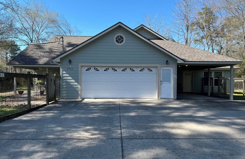 Tomball House | Shady & Secluded.Long Term Stays Considered.