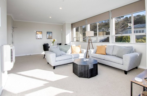Napier Cottage | Shakespeare in Love - Central Napier Apartment