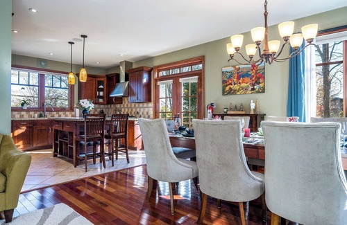Craigleith Cottage | Shale Beach House - 5 mins to Blue Mountain Village!