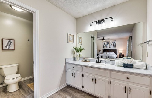 Shalimar House | Shalimar Townhome w/Screened Porch: 6 Mi to Beach