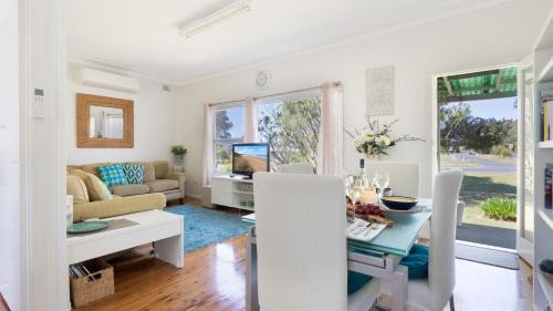 Culburra Beach House | Shalom Beach Cottage