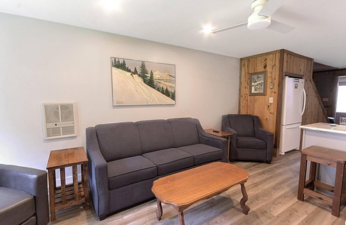 Snowshoe House | Shamrock 41 : Charming and lovely TH w/mudroom for bikes! Close to trails!