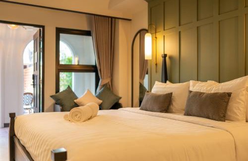 Old City Hotel | Shamrock Chiangmai Hotel-Adult Only