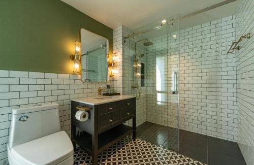 Old City Hotel | Shamrock Chiangmai Hotel-Adult Only