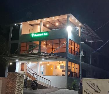 Kakkanad Hotel | Shamrock Inn