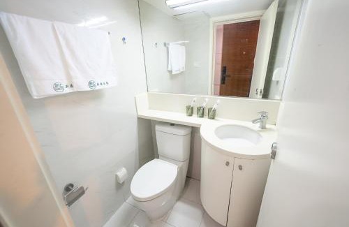 Changning Apartment | Shanghai Hills & Wanye Spacious Family Suites close to line 13