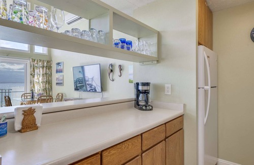 Maalaea Apartment | ShangriLa: Sugar Beach Oceanfront at Makani A Kai