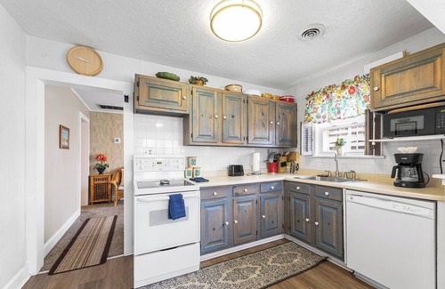 Ocean City Condo | Shannon B - upstairs