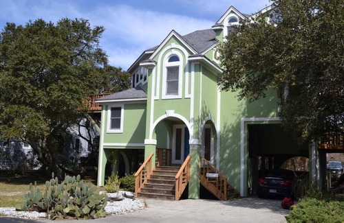 Monteray Shores House | Shannons Tree House Outer Banks