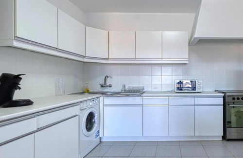 Vale de Centianes Apartment | Shanta Spacious 3 Bedrooms Apartment Overlooking the Beach