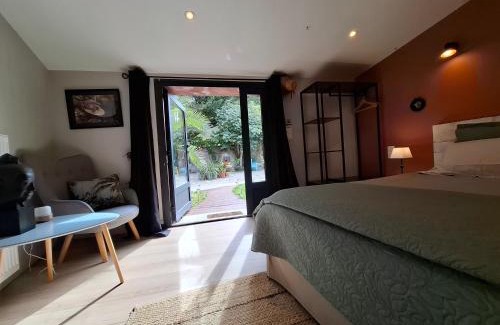 La Tour-Sur-Orb Bed & Breakfast | Shanti Home