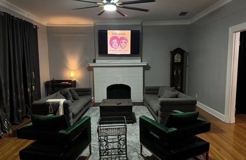 Greenville House | Shaquette’s Chateau:Your luxurious getaway!