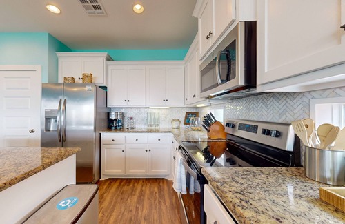Bella Vista House | Shared Pool, Hot Tub, Pet Friendly