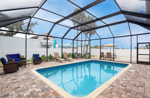 Mid Island House | 🏖️Shared Pool | Steps to the Beach | Awesome Location | Beach Villa B🏖️