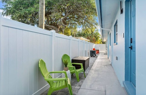 Cocoa Beach Apartment | Shark Tank Cocoa Beach 4 2BR Units 8BR Total Each Sleeps 5 Walk to Beach