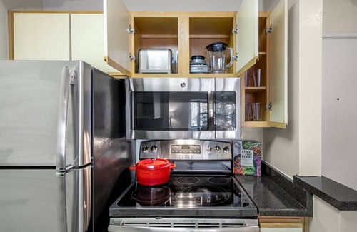 South Beach Apartment | Sharp South Beach Studio w/3 Pools + Sauna near SF Bay by Blueground