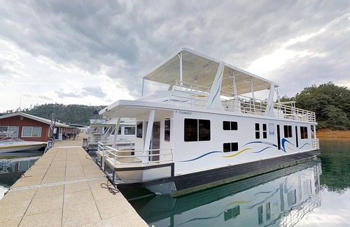 Lakehead Boat Rental | Shasta Marina at Packers Bay Sumerset Houseboat