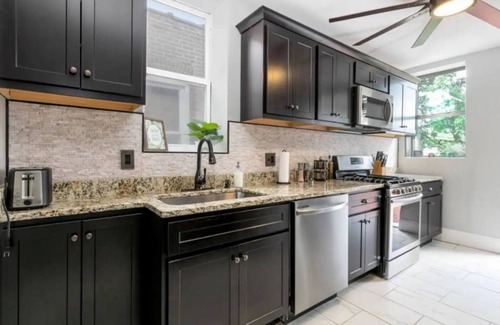 Shaw Condo | Shaw by the Garden - 2 Family Fully Reno'd!