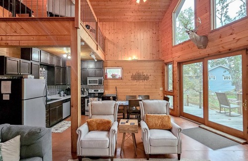 Marion House | Shawnee Overlook - Lakefront Home on Lake Egypt