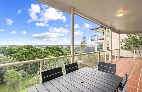 East Ballina House | Shaws View - Spectacular Bay Views