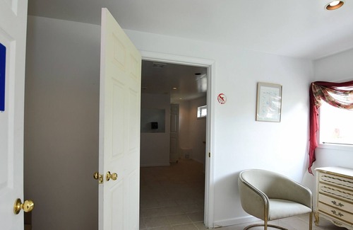 Deford Condo | Shay Lake 3-bedroom unit and clubhouse