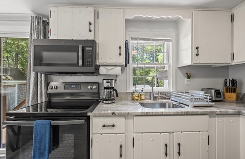 Brewster Cottage | Sheep’s Pond Retreat