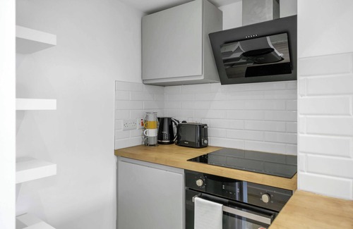 Sheffield Apartment | Sheffield 1-Bed Flat by Parks, Trails & Woodland