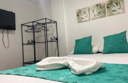 El Cabrero House | Shekinah House