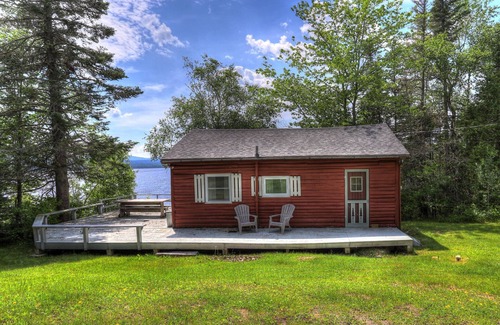 Rangeley Plantation House | Sheldon Camp - Mooselookmeguntic cottage perfect for a couple or a small family