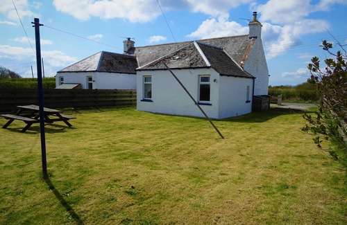 Sandyhills Cottage | Shelduck Cottage - a cottage that sleeps 4 guests in 2 bedrooms