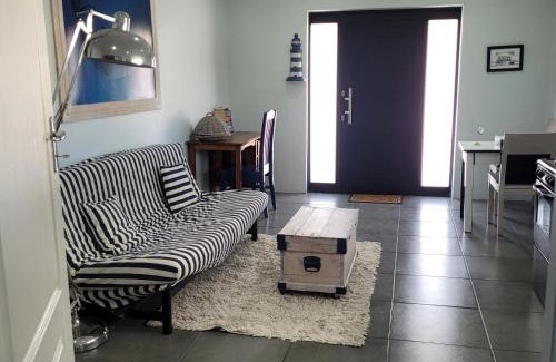 Langebaan Apartment | Shell Cottage a stone's throw from the beach