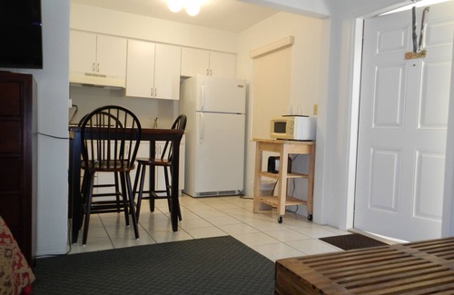 Hollywood Lakes Hotel | Shell Motel