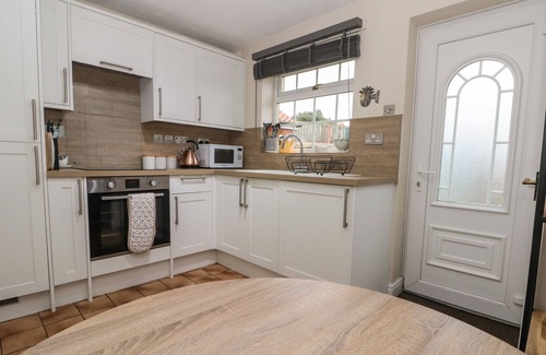 Sewerby Cottage | SHELL SEEKER COTTAGE, country holiday cottage in Sewerby