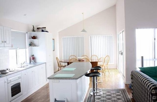 Goolwa South House | Shell Seekers Summary