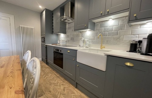 Keswick Cottage | Shelley Cottage - a house that sleeps 4 guests in 2 bedrooms