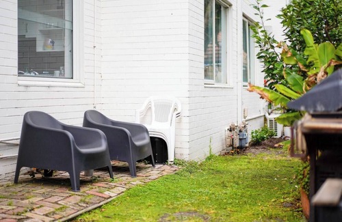 St Kilda Apartment | ShelleyStayz on Shakespeare, St Kilda Beach 2mins
