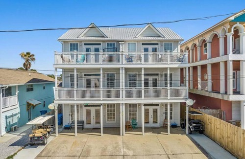 Biltmore Beach House | Shells and Bells Ocean Paradise - Sleeps 24, 2 Private Pools