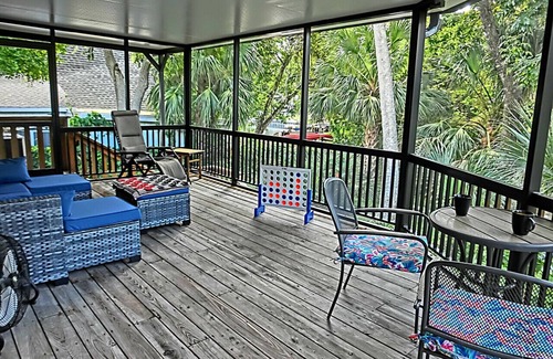 Weeki Wachee Gardens Apartment | Shelter from the Storm | Weeki Wachee Riverfront Escape