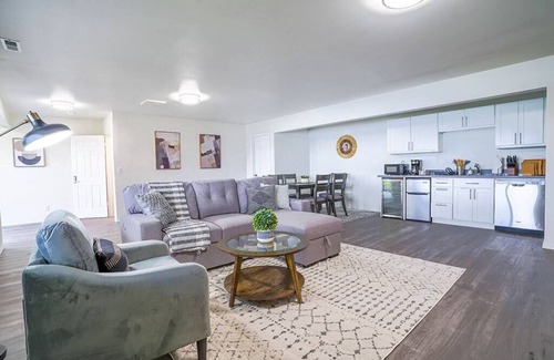 Shelton House | Shelton Waterfront: Hot Tub, Firepit & Garden