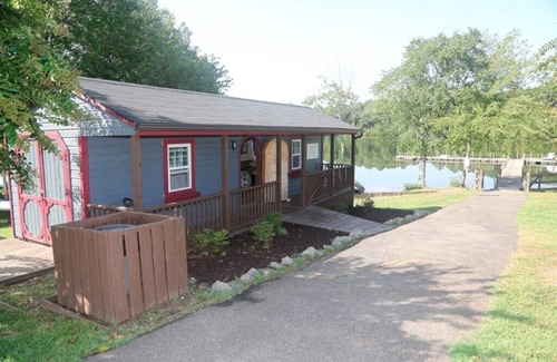 Gordonsville Cabin | Shenandoah Crossing™ - 2 Bedroom Resort Cabin