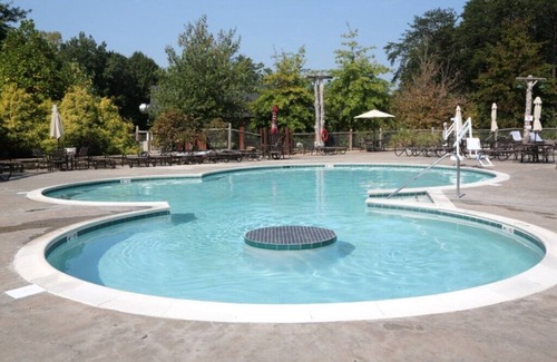 Gordonsville Condo | Shenandoah Crossing™ - 2 Bedroom 1 Bath Yurt