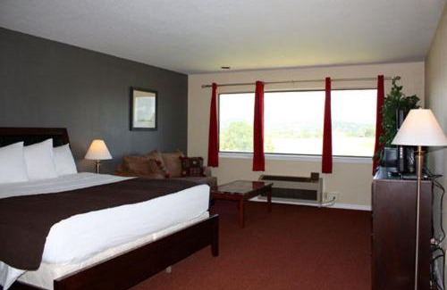 Plymouth Hotel | Shenandoah Inn, MAJOR CREDIT CARDS REQUIRED for check in