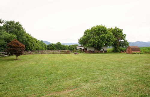 Elkton House | Shenandoah Vacation Home on the River