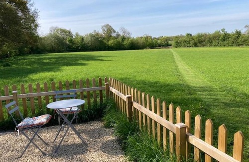 Langport Cabin | Shepherd Hut in Private Meadow With Outdoor Bath
