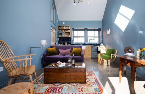 Haddington Apartment | SHEPHERD'S BOTHY AT PAPPLE STEADING - a luxury bolthole for 2 close to East Lothian's outstanding co