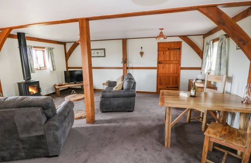 Kingswood Cottage | SHEPHERD'S VIEW, character holiday cottage in Minsterley