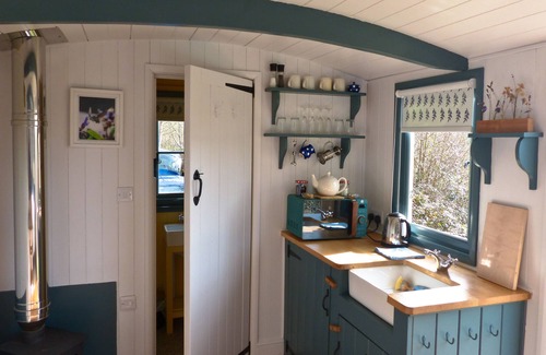 Bridport Cabin | Shepherds Hut in Beautiful Dorset Countryside